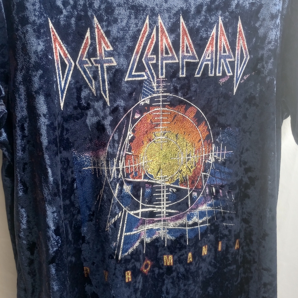*Def Leppard Pyromania Velvet Feel Blue Shirt View 2